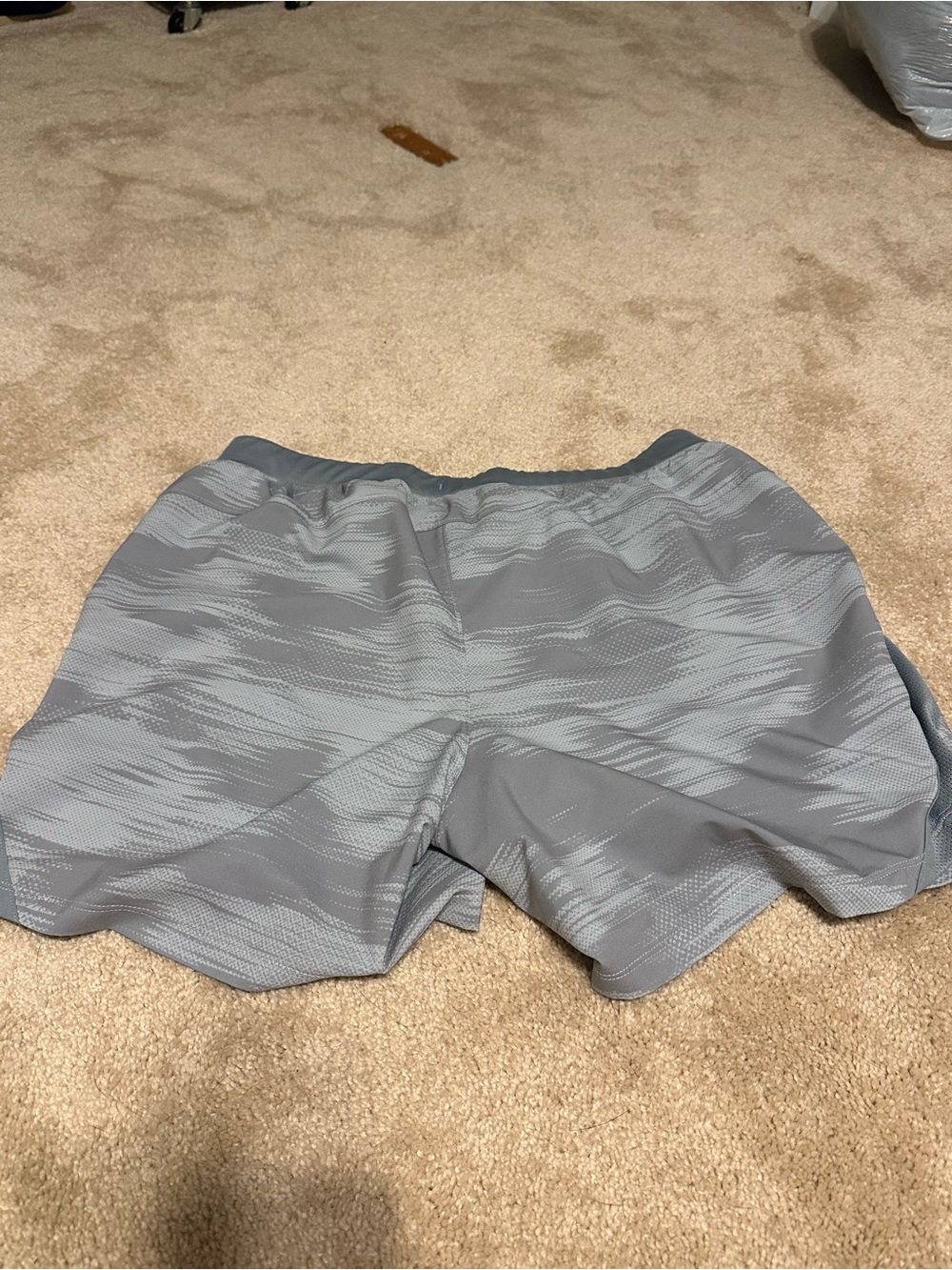 Under Armour Men’s Gray Patterned Athletic Shorts